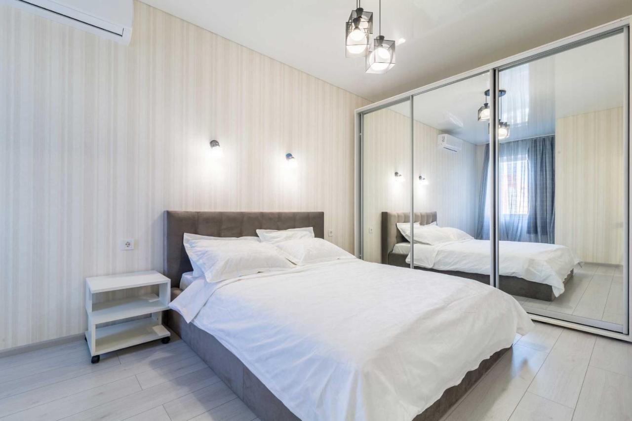 Center 2-bedroom Apartment *